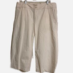 Banana Republic Girlfriend Flat Front Chino Cream Capris Wide leg size 14